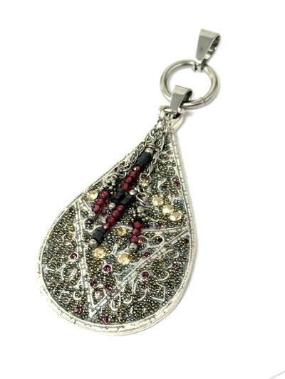 Introducing the stunning Hand-Beaded Crystal and Pearl Shimmer Pendant Necklace! This exquisite piece combines the elegance of shimmering pearls with the mesmerizing sparkle of hand-beaded crystals.